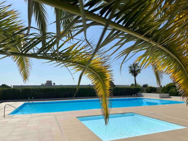Nella foto è visibile l'oggetto Elégant studio 4P neuf 2 *, piscine, mer à 150m situato nella città di Bandol.