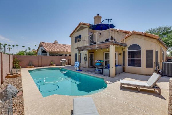A la foto es mostra l'objecte Heated Pool and Lake Views Goodyear Getaway situat a la ciutat de Liberty.