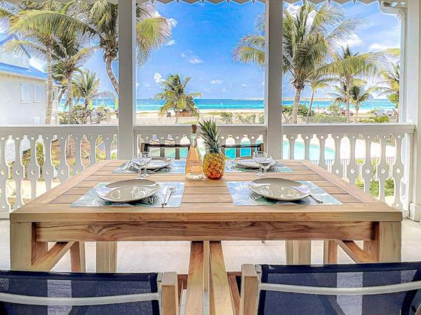 Eden Bleu, direct access to Orient Bay beach, swimming pool, Orient Bay