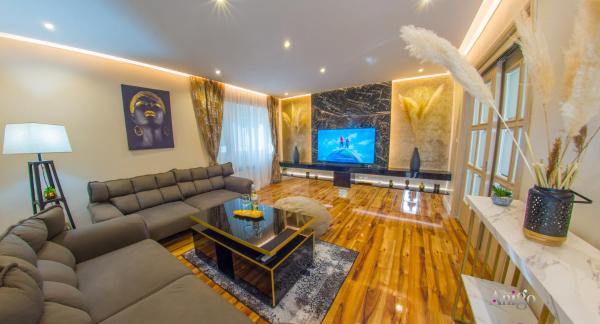 Luxury Apartment Black And Gold - Mostar