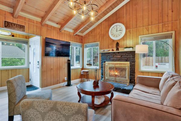 Sweet Retreat Combo- Relaxing Resort Cottage Combo - Big Bear Lake, CA
