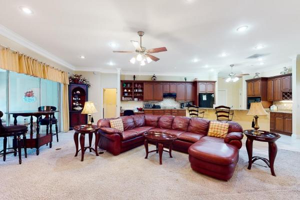 A la foto es mostra l'objecte Destiny West Cincy in the Sun situat a la ciutat de Destin.