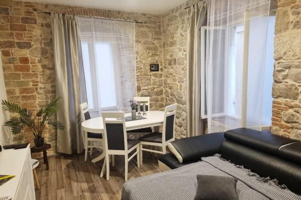 Na fotografii je vidět objekt Palace Apartment nacházející se ve městě Split.