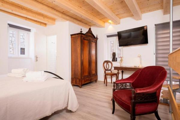 The photo shows the Golubica located in the city of Stari Grad.
