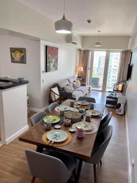 Spacious Stylish Apartment with Two Bedrooms, near Mall, Cebu
