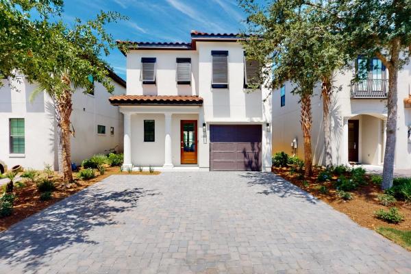 A la foto es mostra l'objecte Villa Lago 1969 Baytowne Loop situat a la ciutat de Destin.