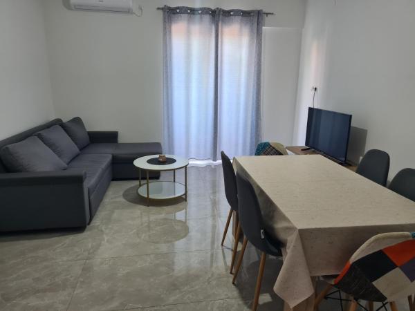A la foto es mostra l'objecte Apartman Lena situat a la ciutat de Briševo.