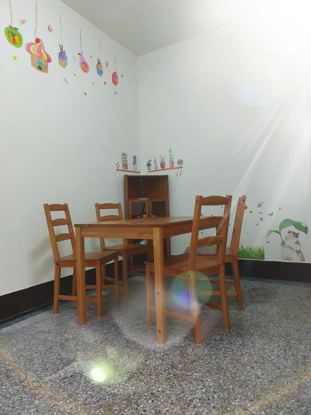Foto 3: 老宅小巷6人包棟民宿