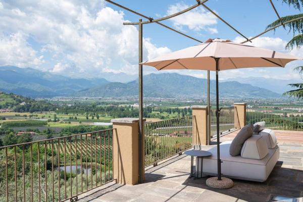 På billedet ses objektet Peaceful Luxury Farmhouse - Stunning Alps Views beliggende i byen Castellar.
