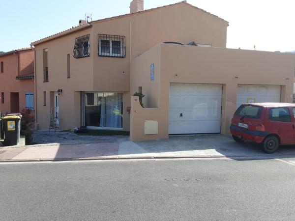 A la foto es mostra l'objecte Mihechris situat a la ciutat de Cotlliure.