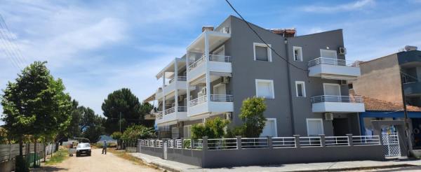 A la foto es mostra l'objecte Sea Side Lux family appartment situat a la ciutat de Keramotí.