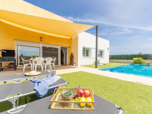 På billedet ses objektet Holiday Home Elidia by Interhome beliggende i byen Riumar.