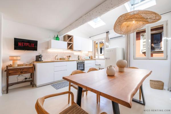A la foto es mostra l'objecte Nice Renting - NEUVE - Luxury Triplex Old Town Massena Garibaldi - 4 BedRoom - AC situat a la ciutat de Niça.