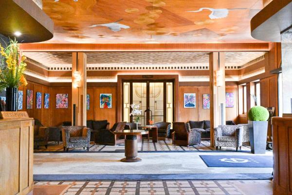 A la foto es mostra l'objecte Grand Hôtel de Tours situat a la ciutat de Tours.