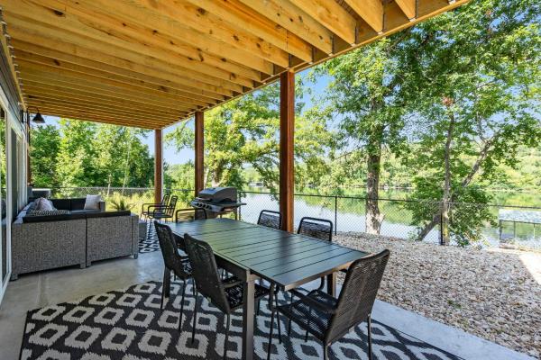 Lakeshore Living - Missouri