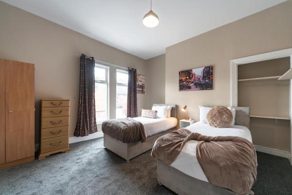 A la foto es mostra l'objecte 3 bedroom Shalom Sleeps 5 - Ideally Located in Hull- 2 Mins walk to Vibrant Newland Ave situat a la ciutat de Hull.