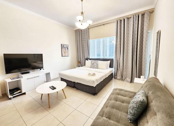 Na fotografii je vidět objekt RH- Relaxing Studio, Downtown with private balcony, walk away from Burj Khalifa nacházející se ve městě Dubaj.