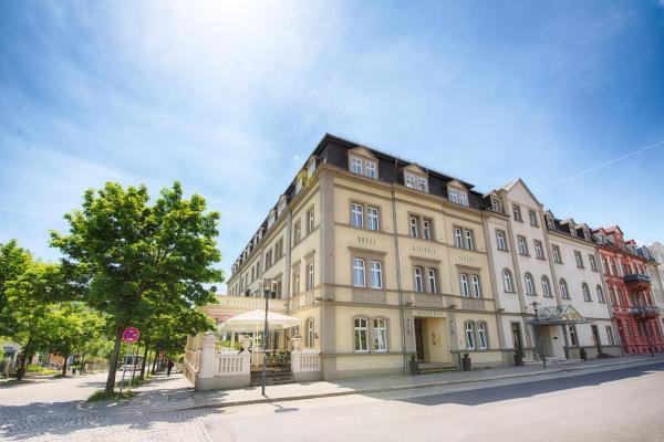 写真にはワイマール市にあるHotel Kaiserin Augustaが写っています。