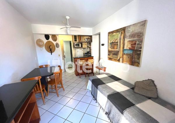 På billedet ses objektet C146 Lindo apartamento a 50m do mar beliggende i byen Florianópolis.