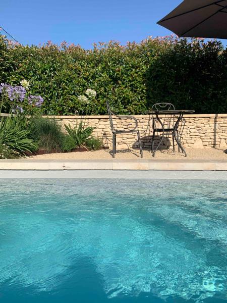 Na foto é possível ver o objeto Le Cabanon de Livia avec piscine privée localizado na cidade de Cucuron.