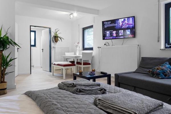 На фото показан объект Gemütliches Apartment in Köln - SmartTV - Küche, расположенный в городе Кёльн.