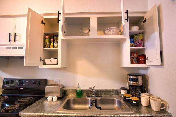 Fotografia 9: Chic & Cozy 2 bedroom - 1 bathroom - RATED BEST