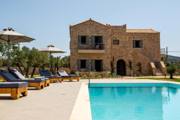 A la foto es mostra l'objecte Olivar Suites situat a la ciutat de Plitra.