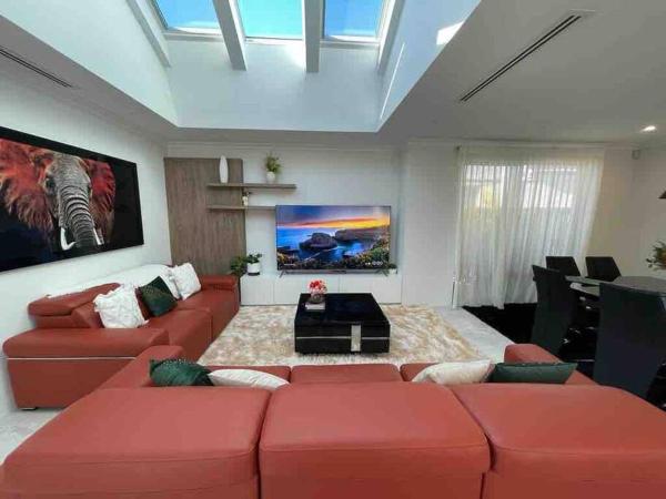 The photo shows the Skylight Splendour! located in the city of Perth.