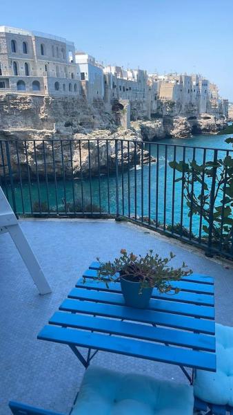 A la foto es mostra l'objecte Dimora Favale Guglielmi situat a la ciutat de Polignano a Mare.