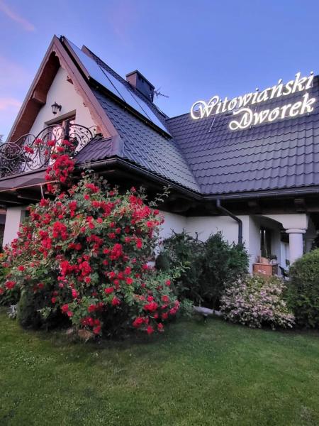 Kuvassa näkyy kohde Witowiański Dworek, joka sijaitsee kaupungissa Witów.