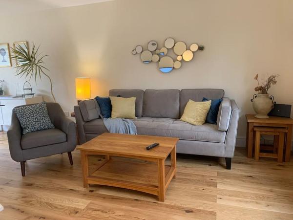 3 Bedroom House with Parking and Garden, Windsor