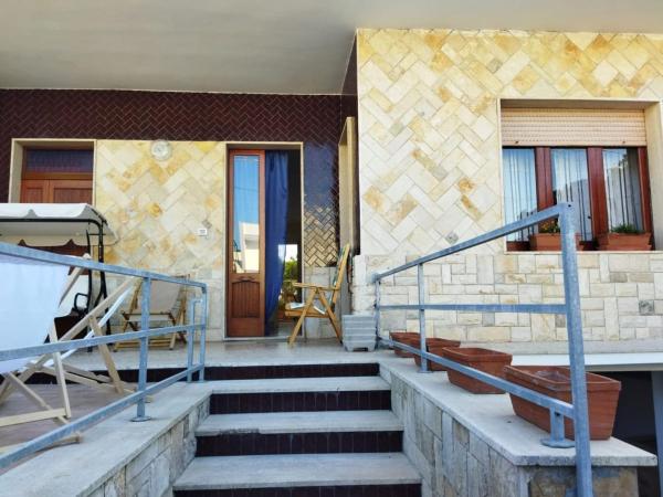 På billedet ses objektet CASA DEL SOLE beliggende i byen Roca Vecchia.