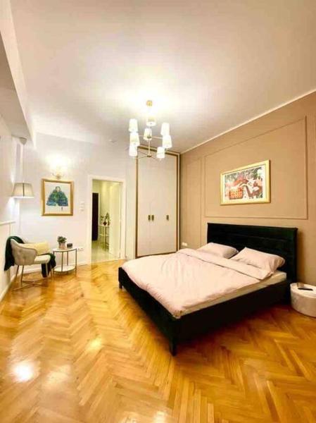 A la foto es mostra l'objecte StudioSuperCentral situat a la ciutat de Bucarest.