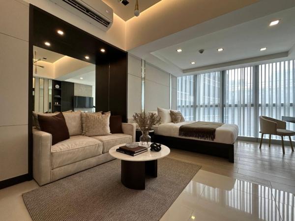 Uptown Parksuites Bgc - Makati