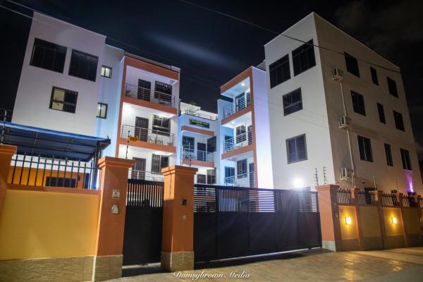 Στη φωτογραφία φαίνεται το αντικείμενο Deluxe 1 Bed Apartment - Wifi Airon Parking που βρίσκεται στην πόλη Owuraman.