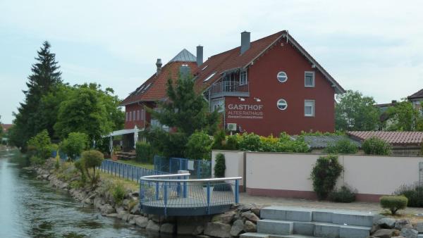 På bildet vises objektet Altes Rathaus am Elz Garten som ligger i byen Rust.