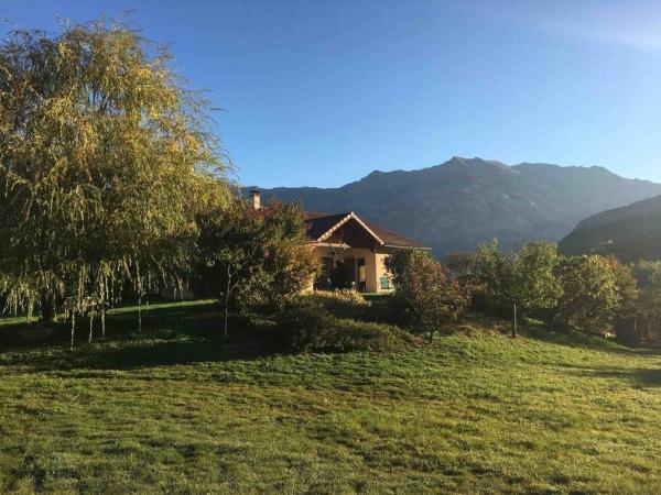 A la foto es mostra l'objecte Gîte « Le Faucon pèlerin » Vue magnifique au calme situat a la ciutat de lʼÉgaye.