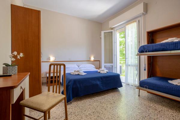 På bildet vises objektet Hotel Stella Del Mare som ligger i byen Cervia.