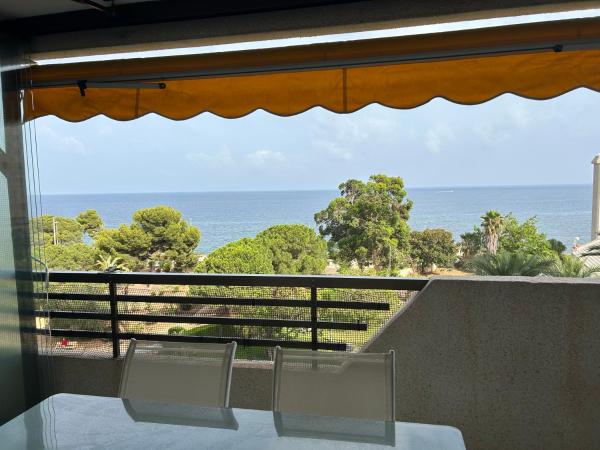 A la foto es mostra l'objecte Apartamento con vistas al mar situat a la ciutat de Calp.
