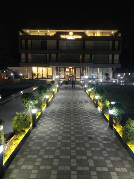 Na foto é possível ver o objeto Green Icon Hotels & Resorts localizado na cidade de Kandogal.