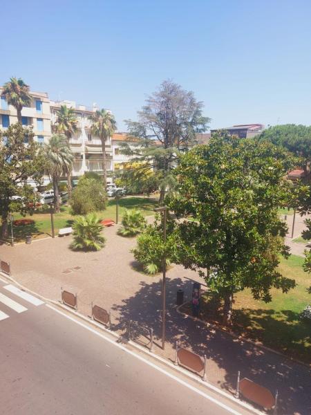 På bildet vises objektet LA CASINA DI LAURA som ligger i byen Follonica.