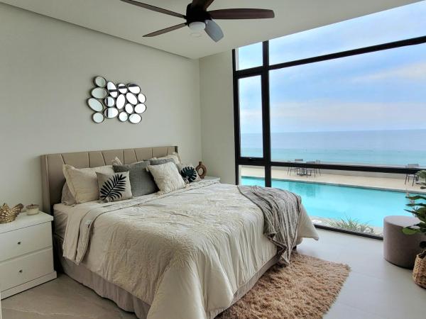Nella foto è visibile l'oggetto Seafront Condo Pool and Jacuzzi situato nella città di La Bloquera.