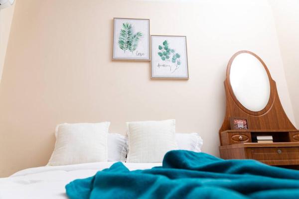 Dette's Nook, Roseau