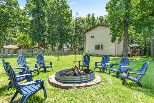 A la foto es mostra l'objecte Modern 3BR 2BA Family Home in Commerce Township situat a la ciutat de Commerce.