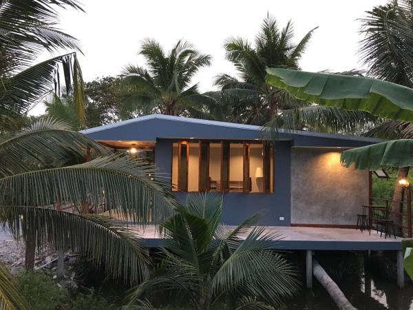 照片显示了位于Ban Phrom Min市的COCO HOME Homestay(โคโค่โฮม)物件。