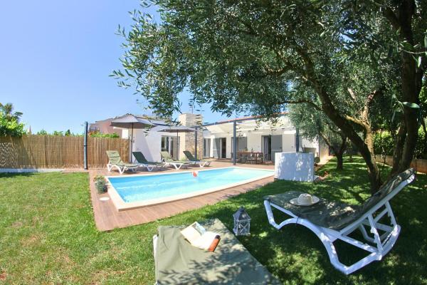 På billedet ses objektet Villa Fjaka beliggende i byen Umag.