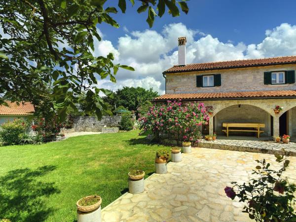 A la foto es mostra l'objecte Holiday Home in Rojnici with Private Pool situat a la ciutat de Barban.