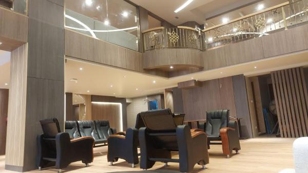 På billedet ses objektet Hotel Grand Galaxy beliggende i byen Rangoon.