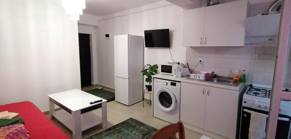 På billedet ses objektet A (cozy) place like HOME beliggende i byen Bukarest.