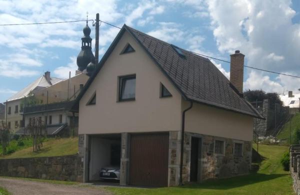 Na fotografii je vidět objekt Chaloupka v Branne nacházející se ve městě Vikantice.